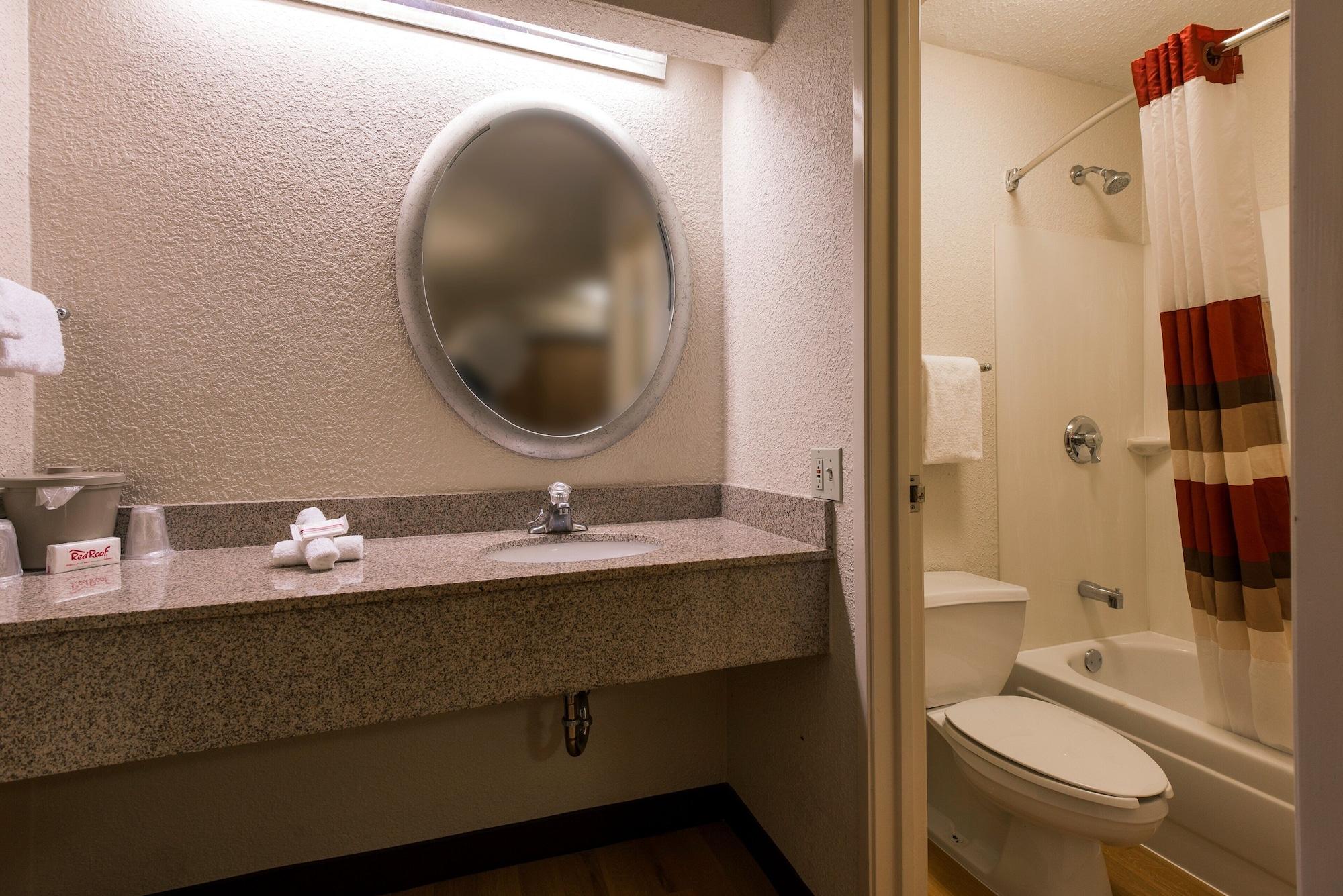 Red Roof Inn Louisville East - Hurstbourne Extérieur photo